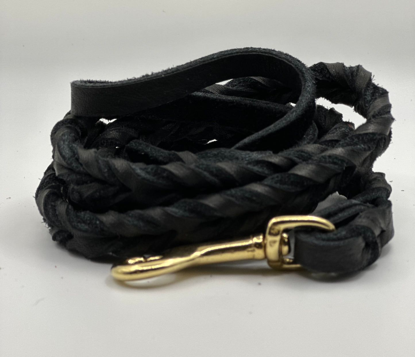 1/2” Bullhide braided leather leash (message me for the metallic color choice available)