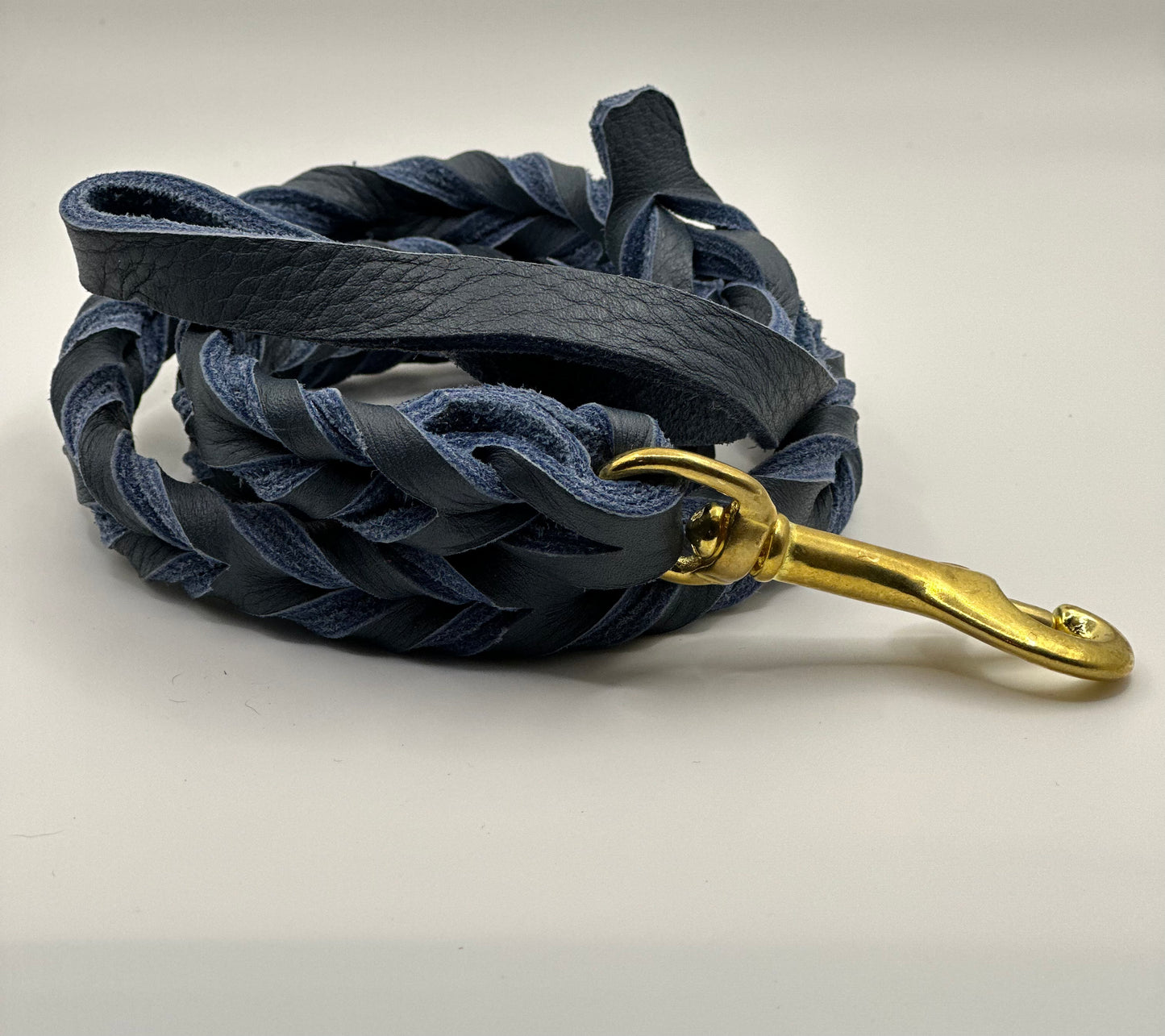 1/2” Bullhide braided leather leash (message me for the metallic color choice available)