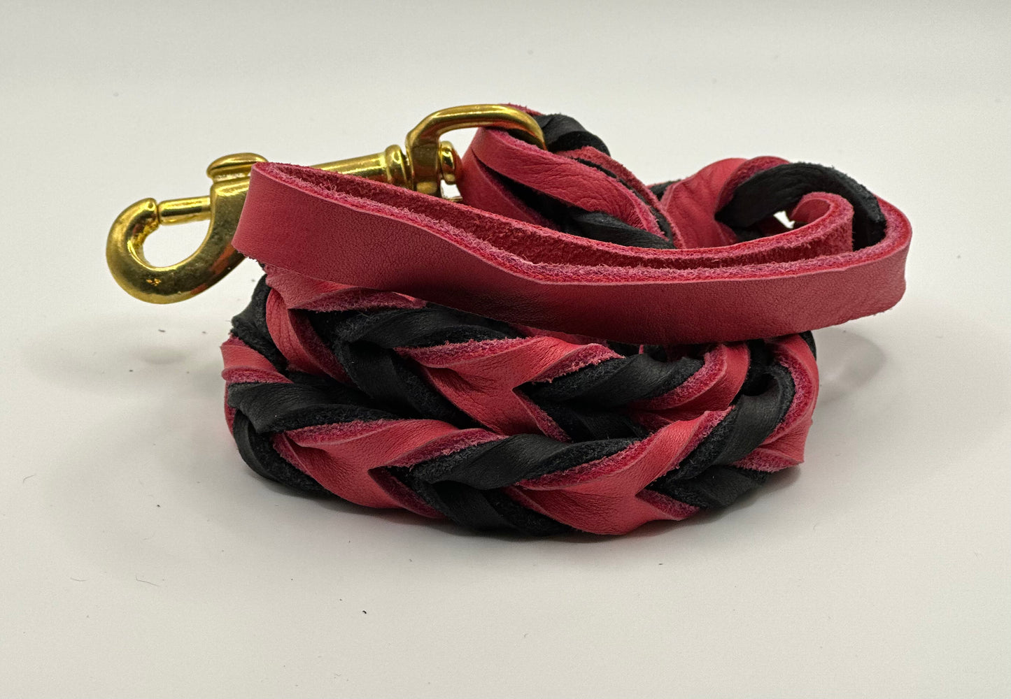 1/2” Bullhide braided leather leash (message me for the metallic color choice available)