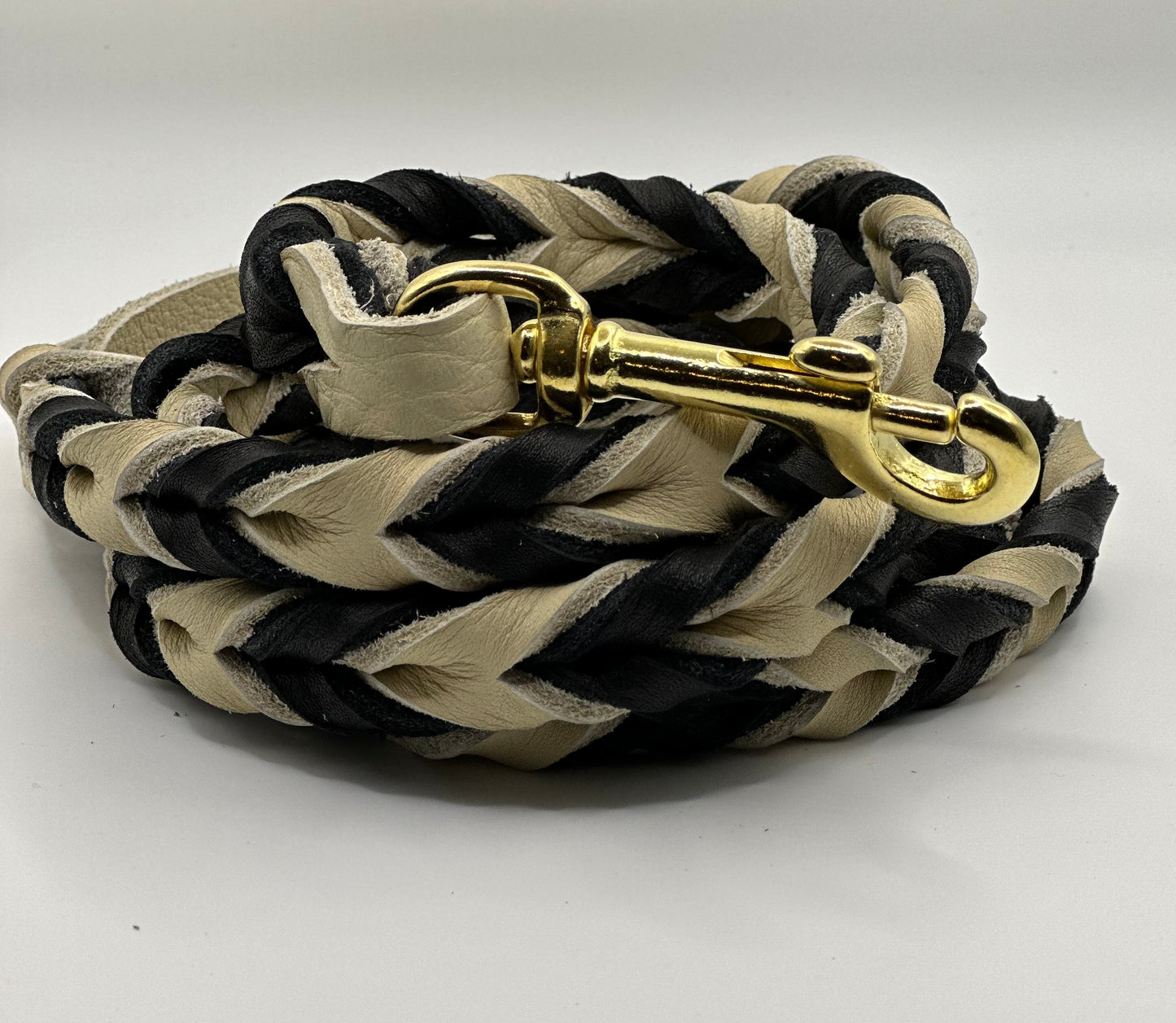 1/2” Bullhide braided leather leash (message me for the metallic color choice available)