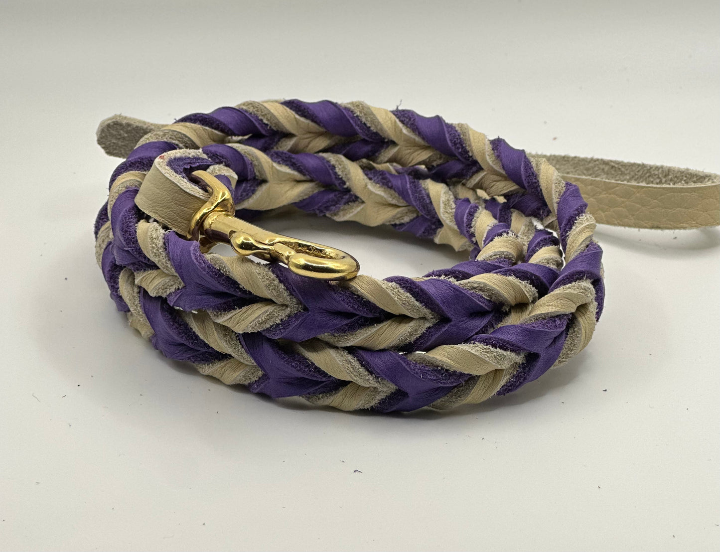 1/2” Bullhide braided leather leash (message me for the metallic color choice available)