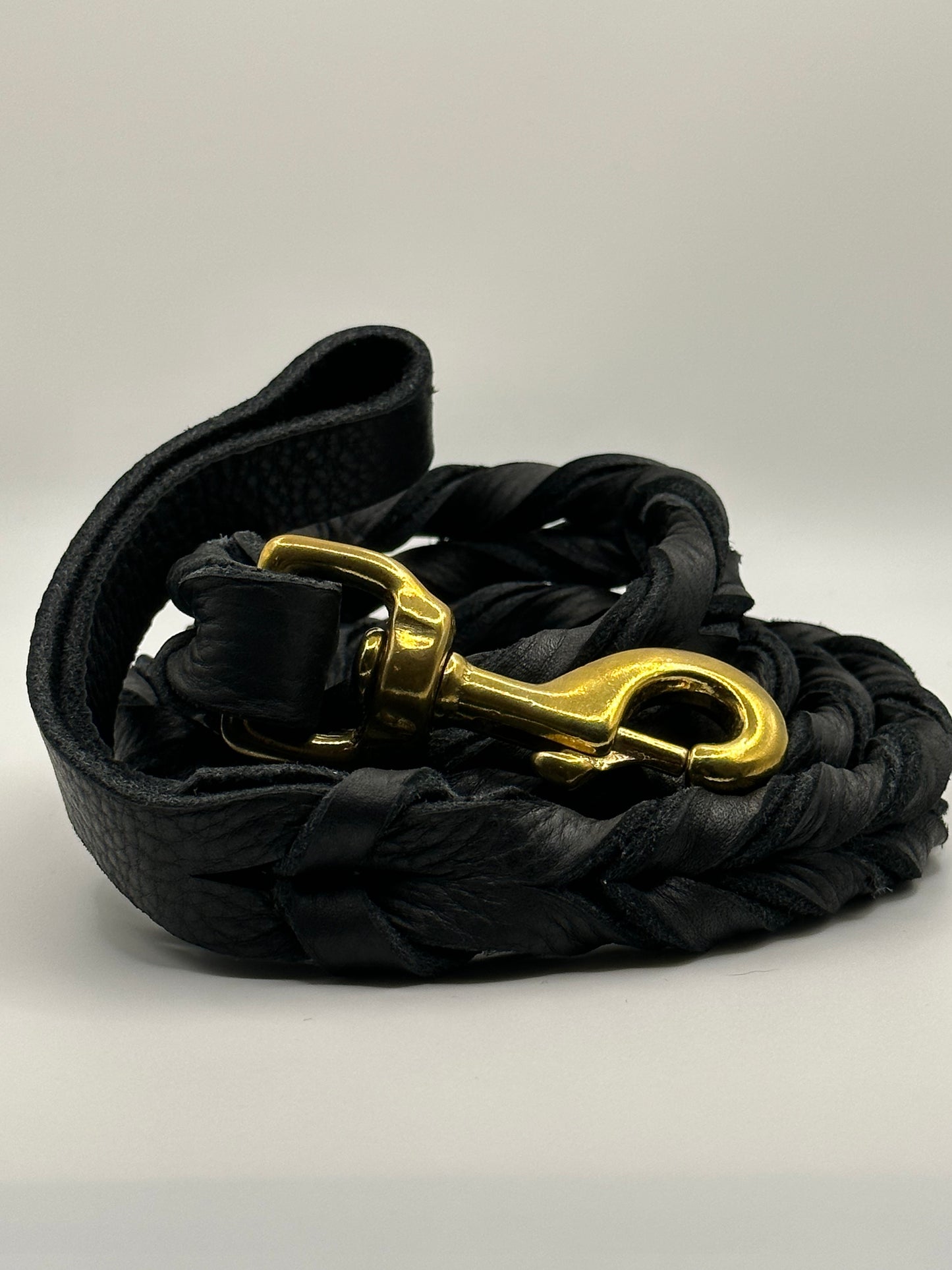 1/2” Bullhide braided leather leash (message me for the metallic color choice available)