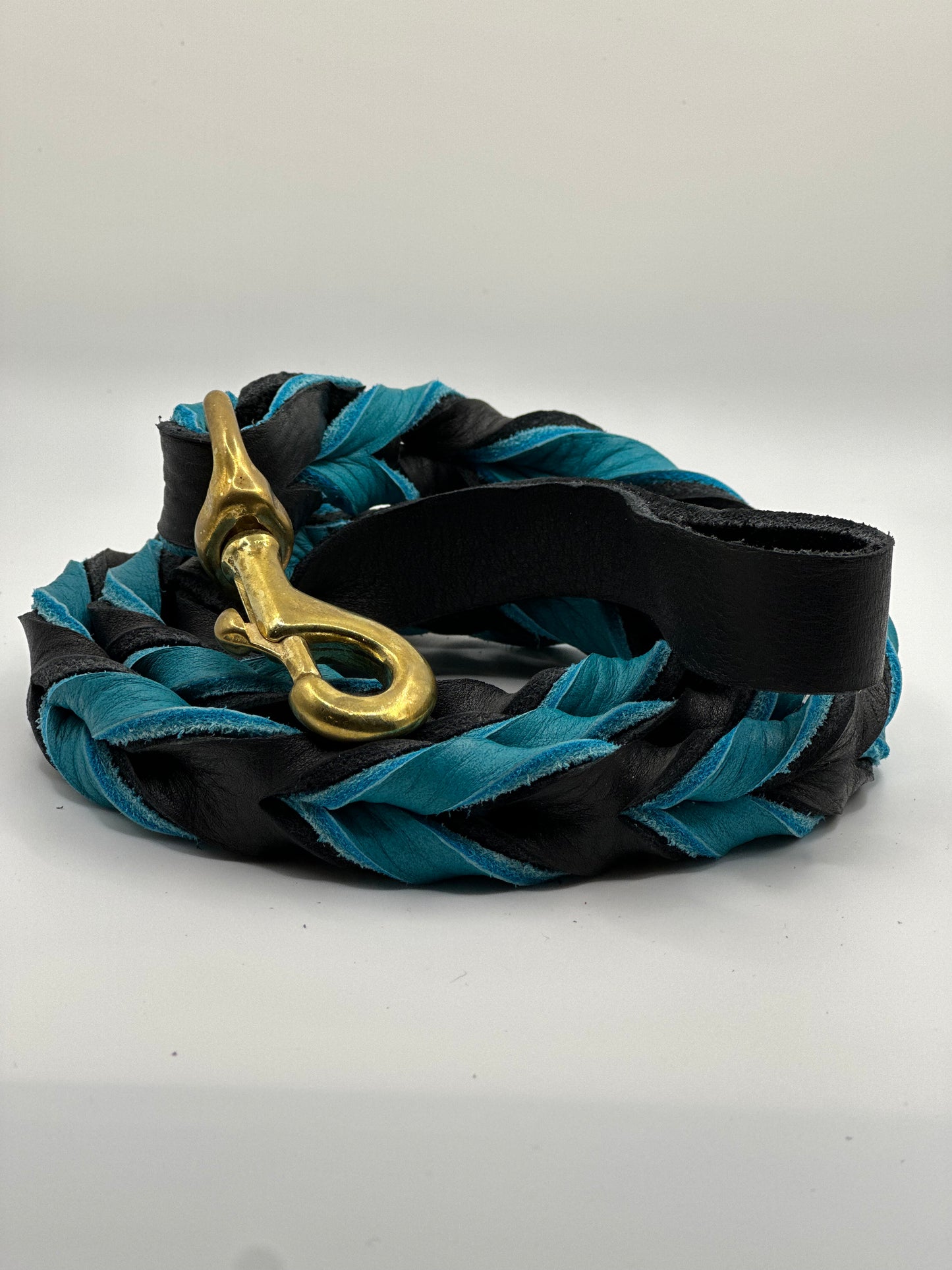 1/2” Bullhide braided leather leash (message me for the metallic color choice available)